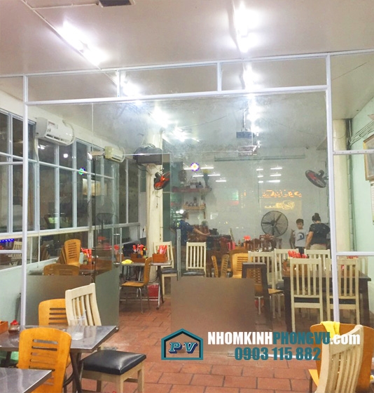 Lắp đặt cửa kính cường lực bản lề sàn ngăn phòng tại nhà hàng đường Nguyễn Quý Đức, Quận 2, TPHCM
